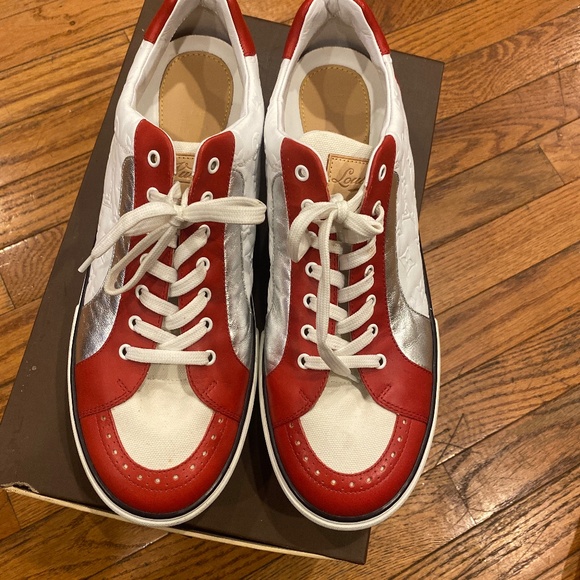 Louis Vuitton Sneakers - Picture 1 of 8